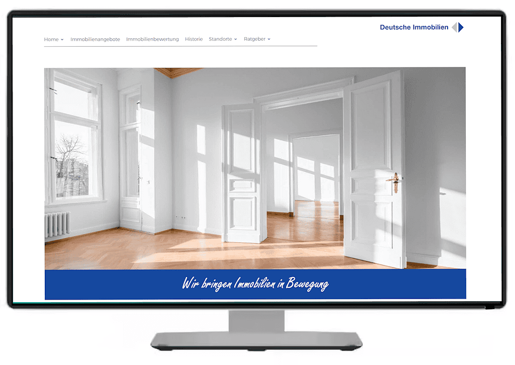 Heller, moderner Innenraum mit großen Fenstern und Holzfußboden, ideal für Immobilienpräsentation.